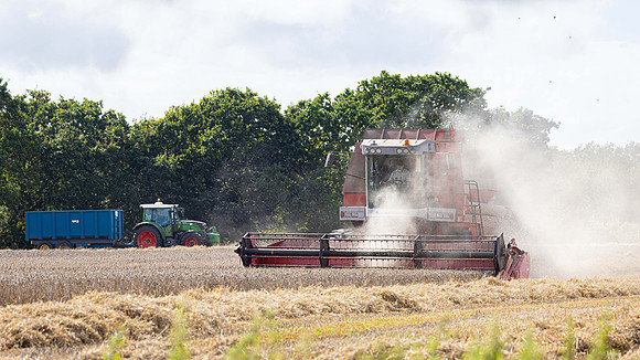 Ian McGuire combining near Hammond Bridge