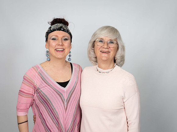 Lizzy & Caroline